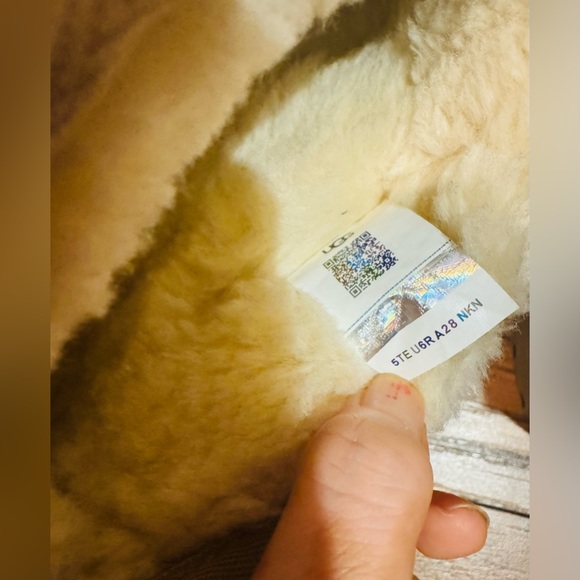 NWT UGG Classic Ultra Mini Platform Boots Sand Sz 8 - Picture 7 of 7